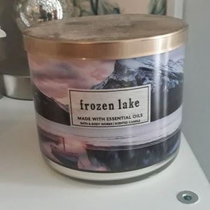 Frozen Lake candle